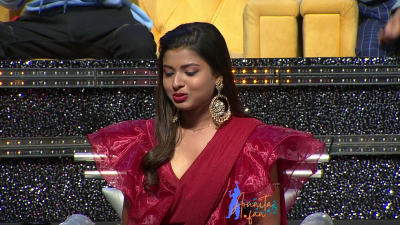 Arunita Kanjilal on SSS2 Day 17 pic- (8)
Captain Arunita Kanjilal 's some beautiful moments in Super Star Singer 2, Day 17
Broadcast Date: 18th June 2022
Picture Courtesy: Sony TV India
NO COPYRIGHT INFRINGEMENT INTENDED
Keywords: Arunita Kanjilal;Day 17;Episode 17;Superstar Singer Season 2