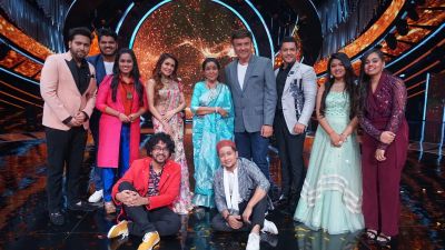 Arunita with Singers
Arunita Kanjilal with Singers
Keywords: Arunita Kanjilal; Arunita with Singers